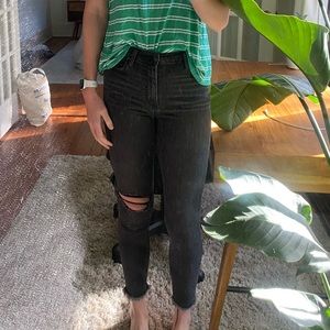 Joe’s Jeans size 27 skinny black with rip